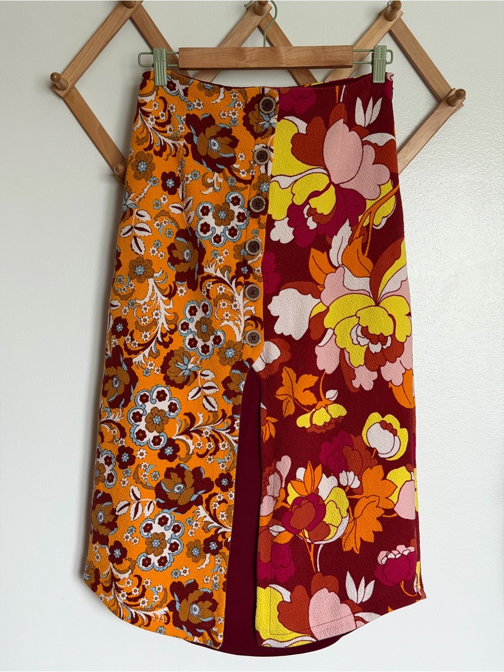 Maeve Two-Panel Floral A-Line Skirt XS but fits Small.